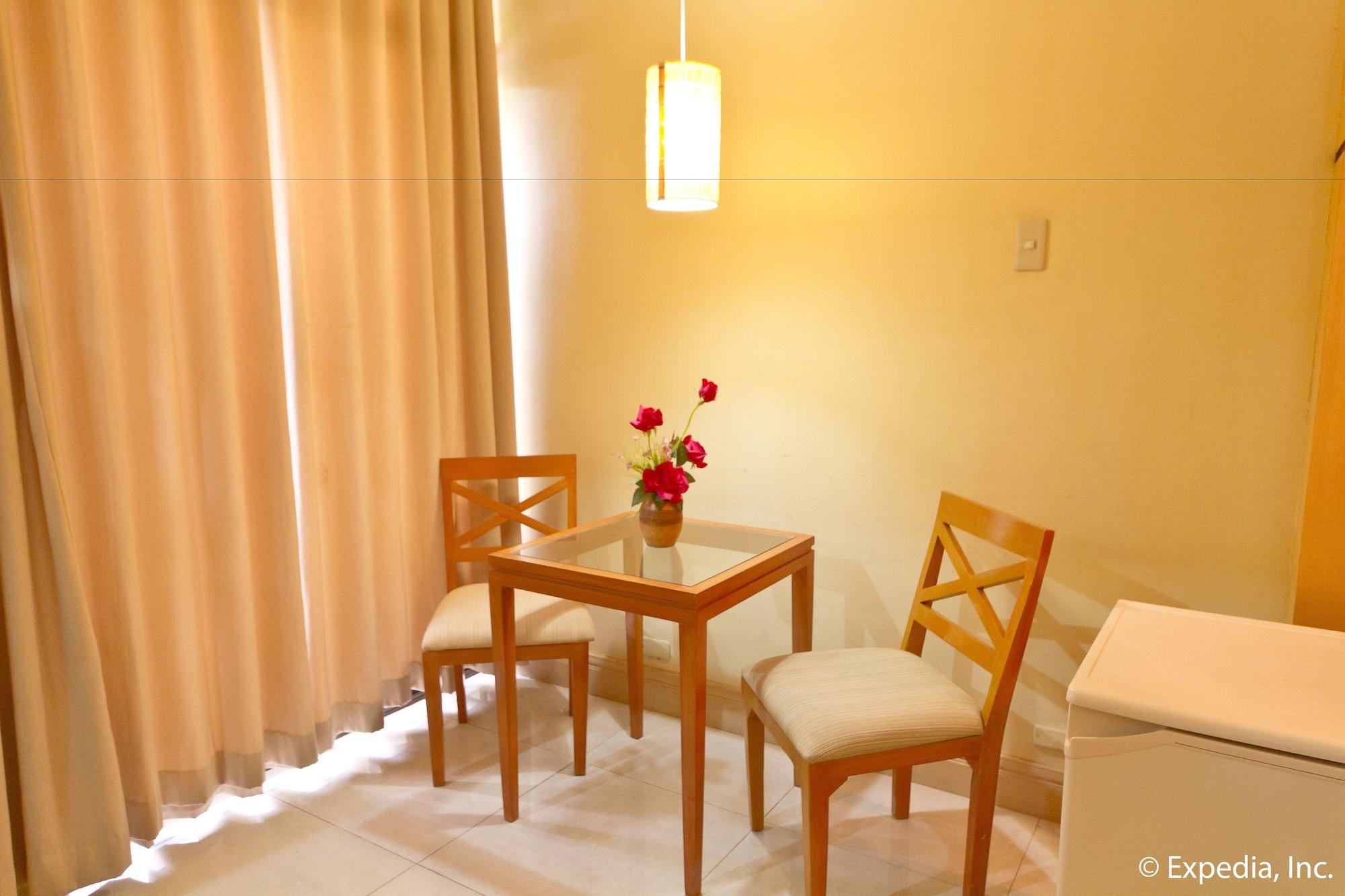 Crown Regency Residences Cebu - Quarantine Hotel Εξωτερικό φωτογραφία
